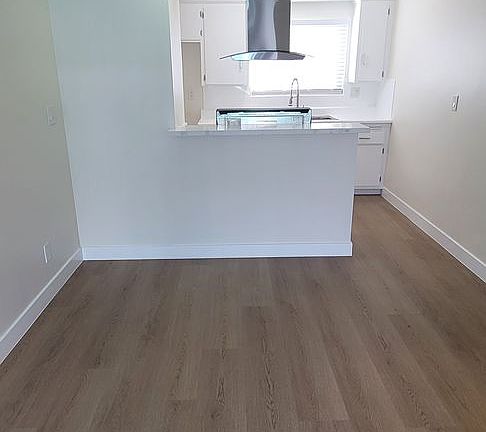 4th image of 1711 Marine Ave #2