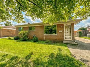 31427 Hartford Dr, Warren, MI 48088