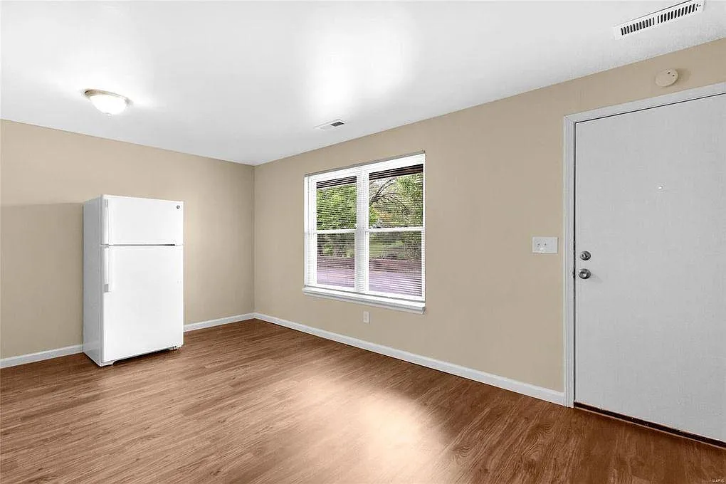 1255 Cunningham Ave — Photo 1