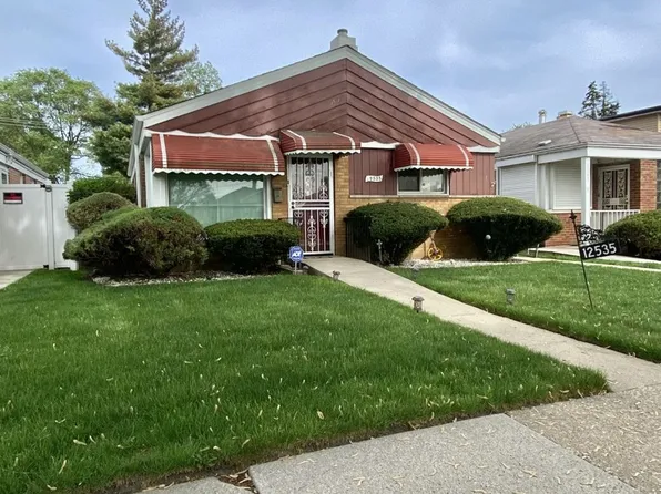 12535 S Laflin St, Calumet Park, IL 60827