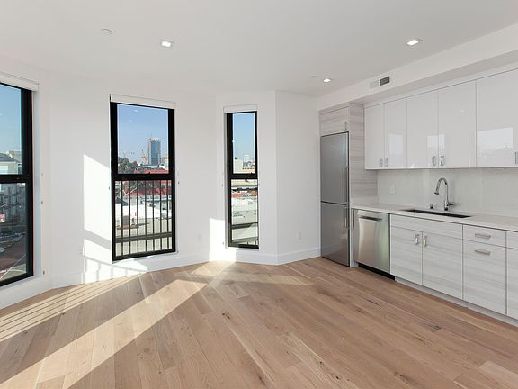 2nd image of 1801 Mission St #501