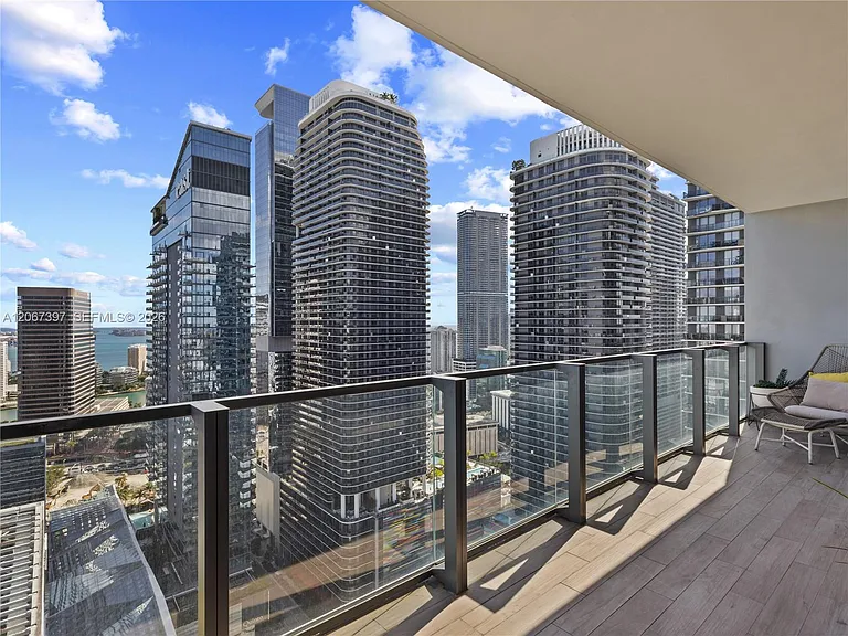 88 SW 7th St #3007 — Photo 25