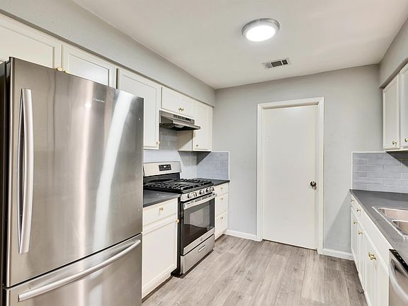 3rd image of 2203 E Stassney Ln #A