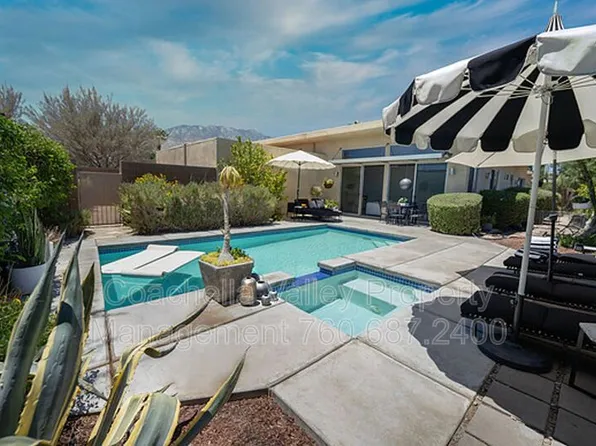 2722 Alexander Club Dr, Palm Springs, CA 92262