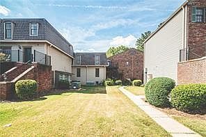 2nd image of 3091 Colonial Way APT F2