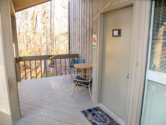 3rd image of 93 Eagle Ct