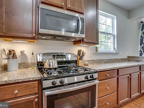 5th image of 23717 Gambrel Oak Ct