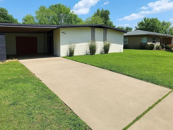 1015 N Walnut St, Iola, KS 66749