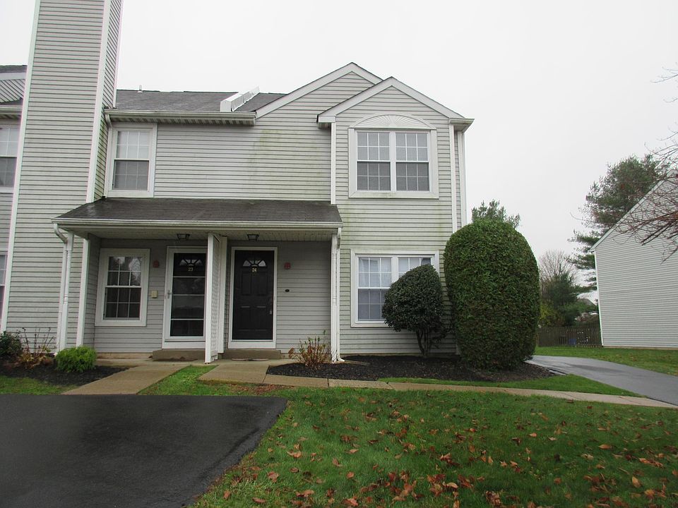 1st image of 24 Stockton Ct