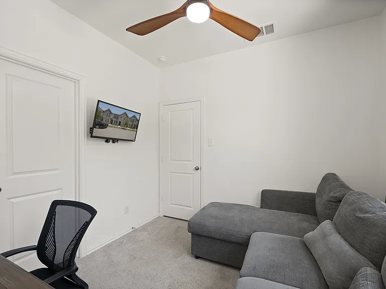 5243 Legacy St — Photo 7