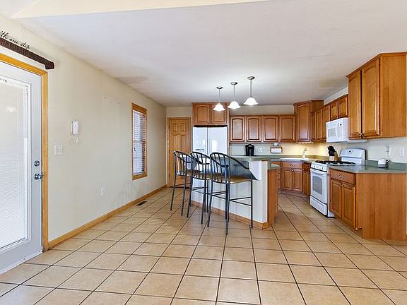 4th image of 1189 Swan Dr