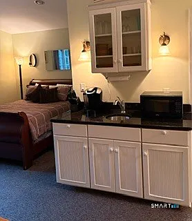 Studio, 2.0 bath, 450 sqft, $1,400 — Photo 2