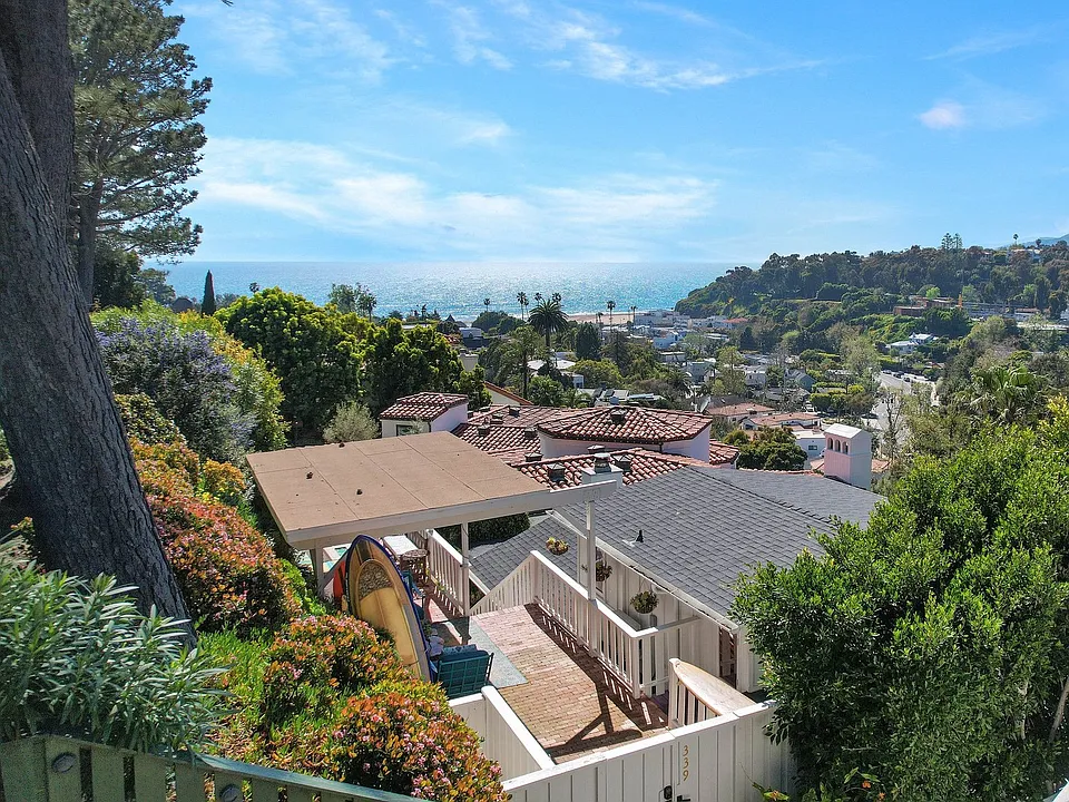 339 Adelaide Dr