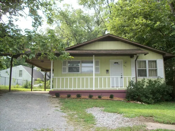913 Adams St, Eldorado, IL 62930