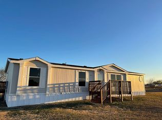 9273 Rodeo Dr, Terrell, TX 75160