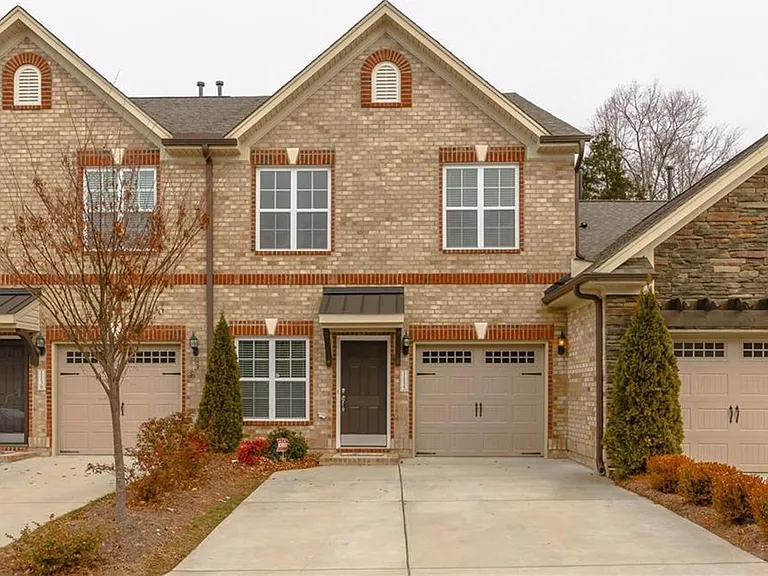 1135 Heritage Path Ln — Photo 2