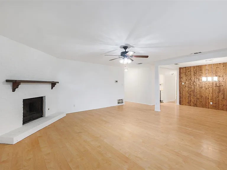 6903 Skynook Dr — Photo 2