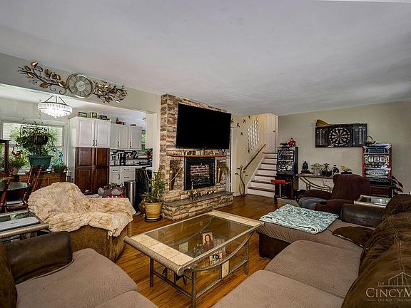 4th image of 1031 Thunderbird Dr