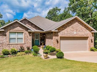 3 Llanon Dr, Bella Vista, AR 72714