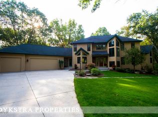 6195 Back 40 Dr NE, Belmont, MI 49306