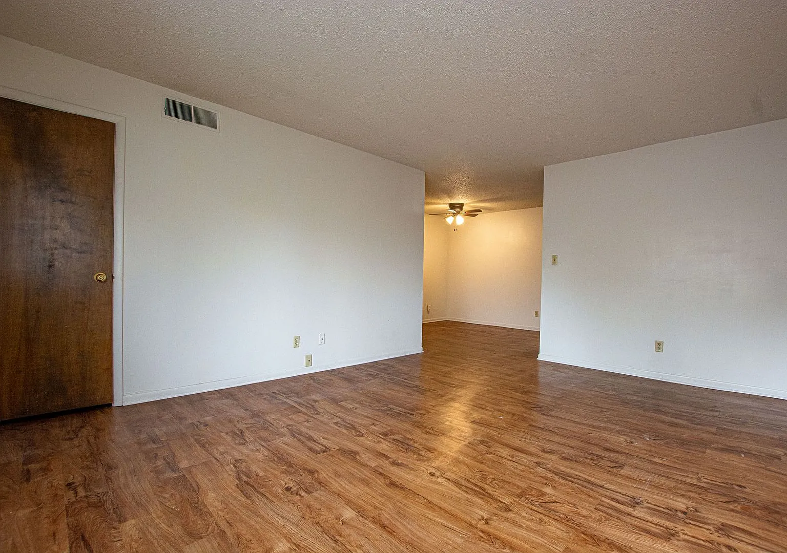 2332 N. Cotner Blvd — Photo 1