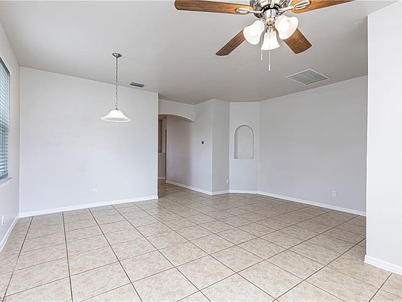 3rd image of 819 SW 14th PL