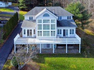 2649 Lakeside Dr, Harveys Lake, PA 18618