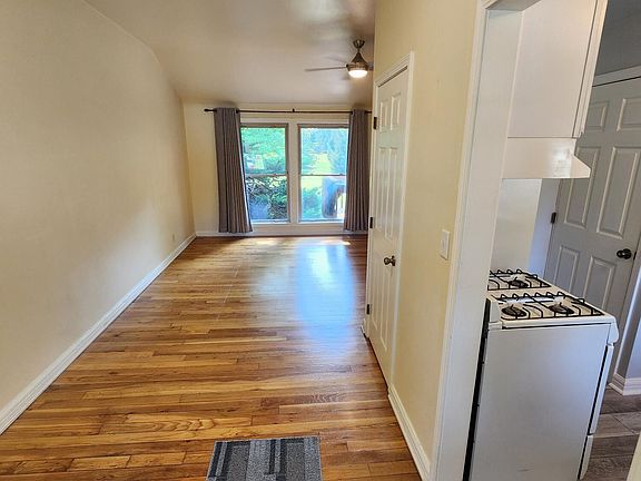 5th image of 3382 Norwood St