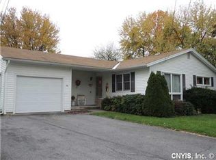 113 Wembridge Dr, East Syracuse, NY 13057