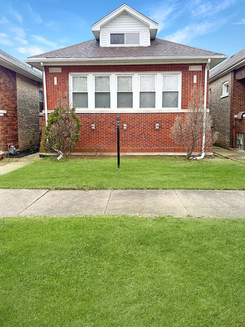 431 E 89th Pl photo 1