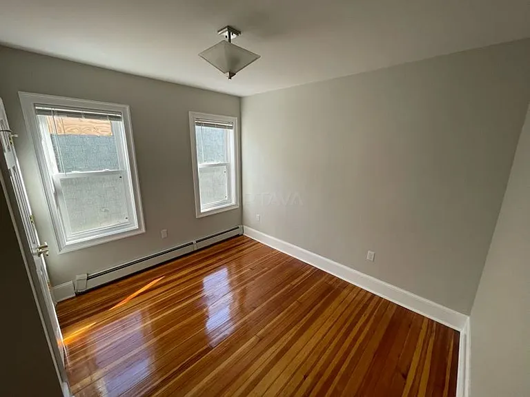 19 Harold St #3 — Photo 12