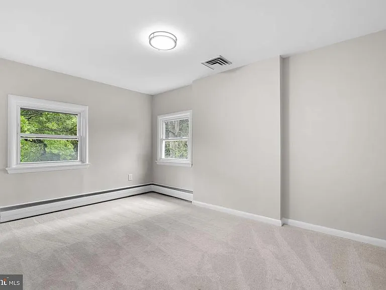 10242 Stratford Ave — Photo 31