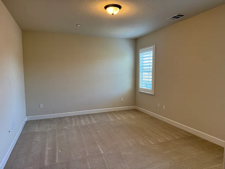 655 Heligan Ln — Photo 16