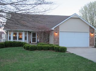 1594 Essex Dr, Warrensburg, MO 64093