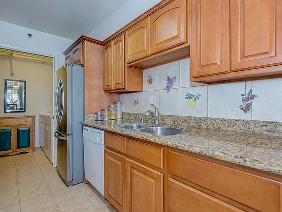 5th image of 2431 Greendale Dr