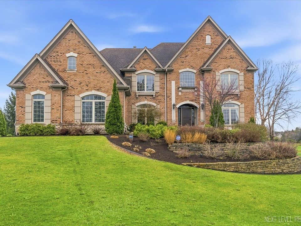 1st image of 40W701 Willowbrook Ct