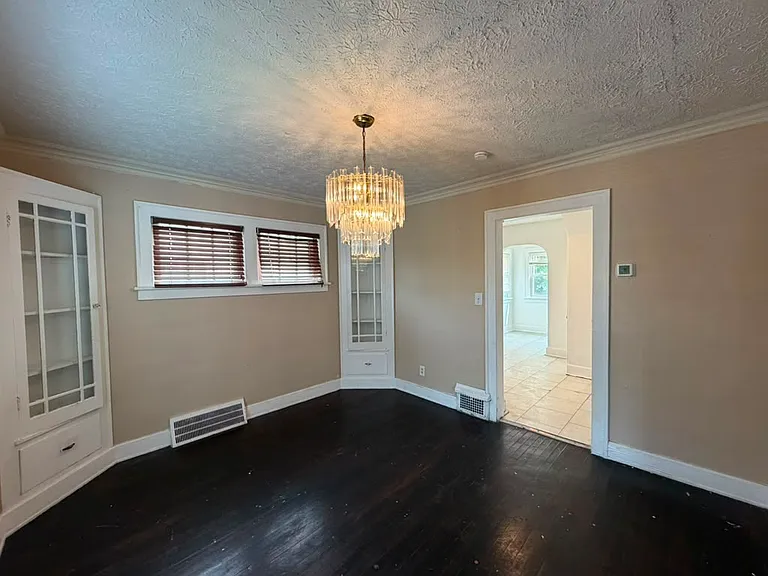 3398 Winsford Rd — Photo 13
