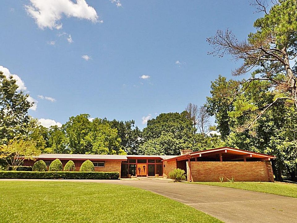 1st image of 510 Hillcrest Dr