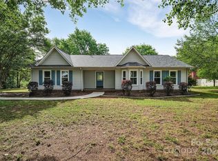 1385 Red Oaks Dr, Rock Hill, SC 29730