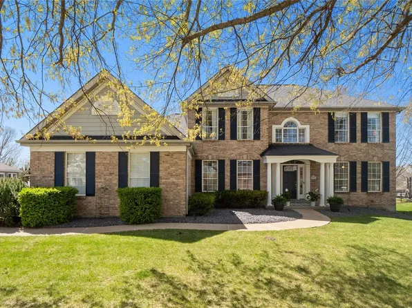 1251 Somerset Field Dr, Chesterfield, MO 63005