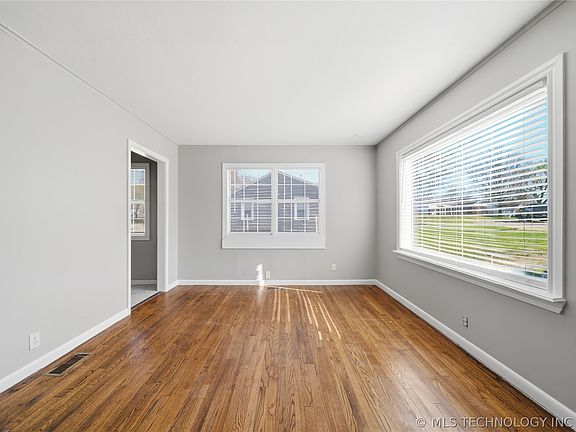 5th image of 822 Terrace Dr