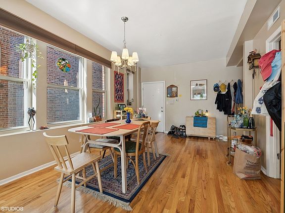 3rd image of 4706 N Monticello Ave