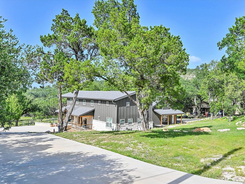 1st image of 349 WHITE OAK DR
