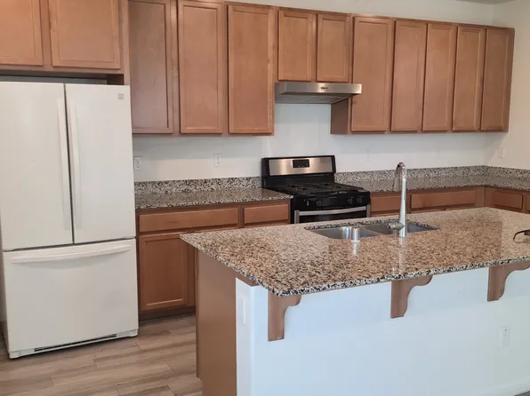 1457 W Woodward Ave, Manteca, CA 95337