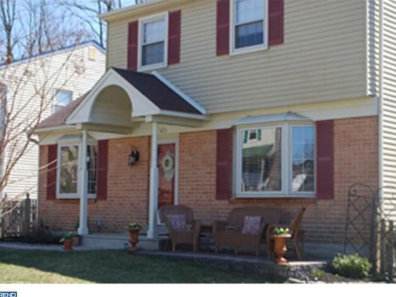 3rd image of 321 Crescent Hill Dr