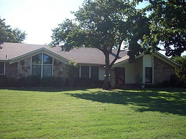 1st image of 121 Oakview Dr