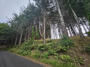 745 Spring Rd, Whitethorn, CA 95589