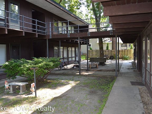 2nd image of 100 S 8th St Unit Unit 100 8