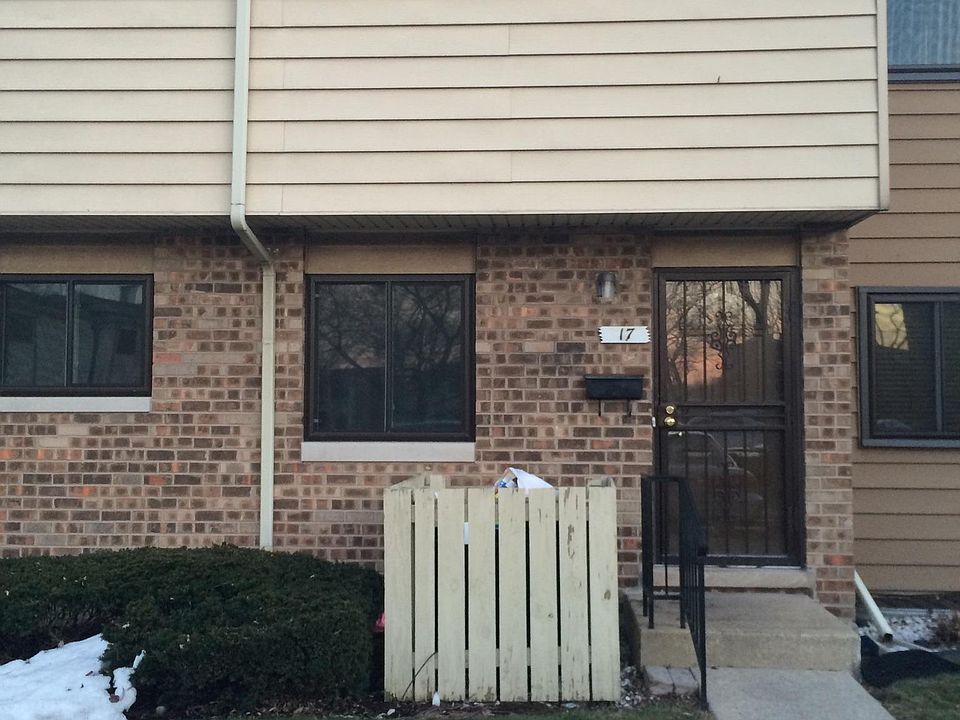 1st image of 17 Hawthorne Ct