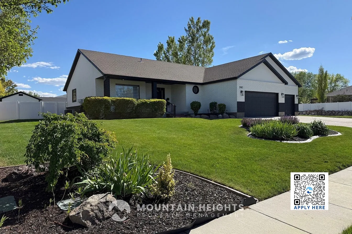 5 bed, 3.0 bath, 3420 sqft, $3,750 — Photo 2